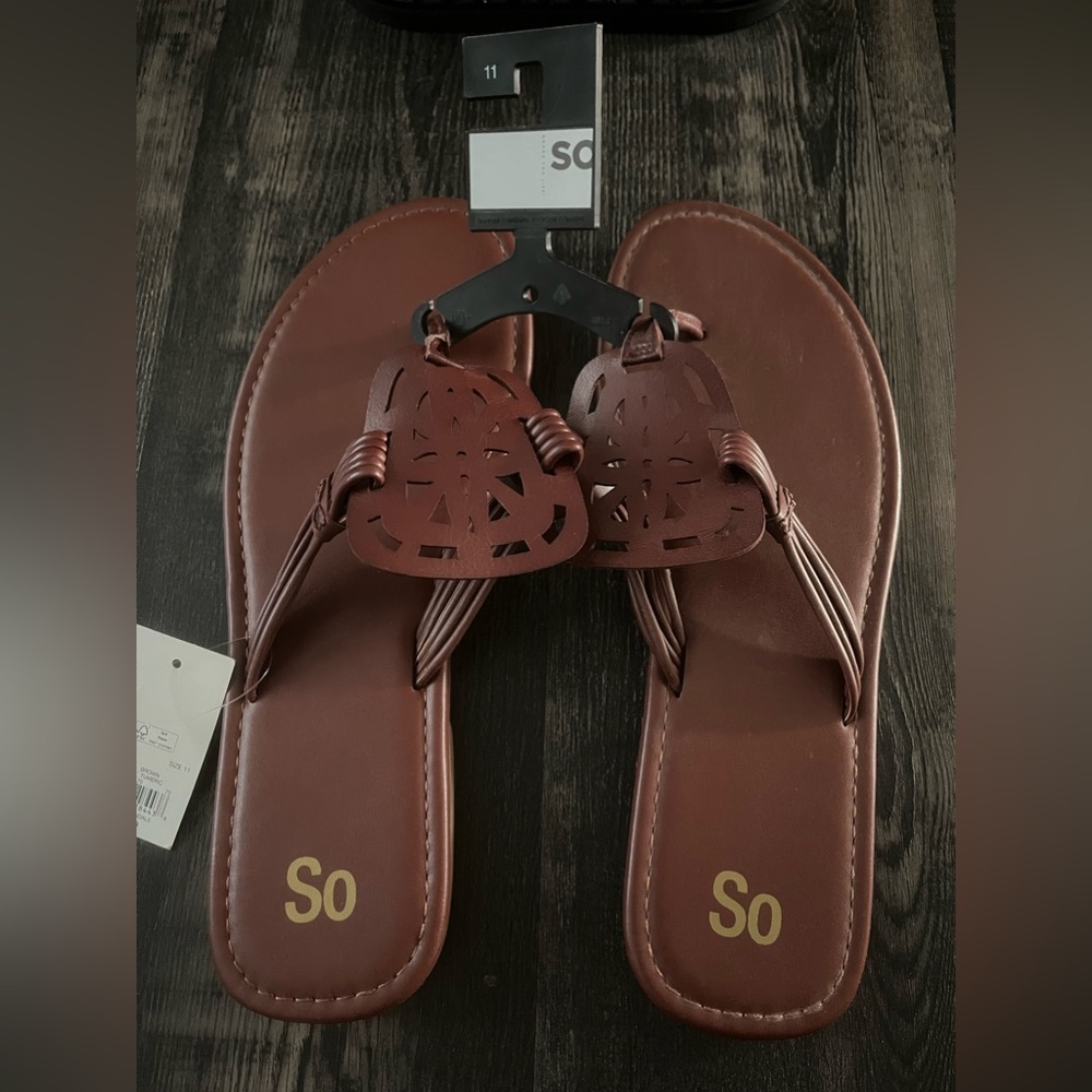 Women’s SO NWT leather looking brown sandals in size 11